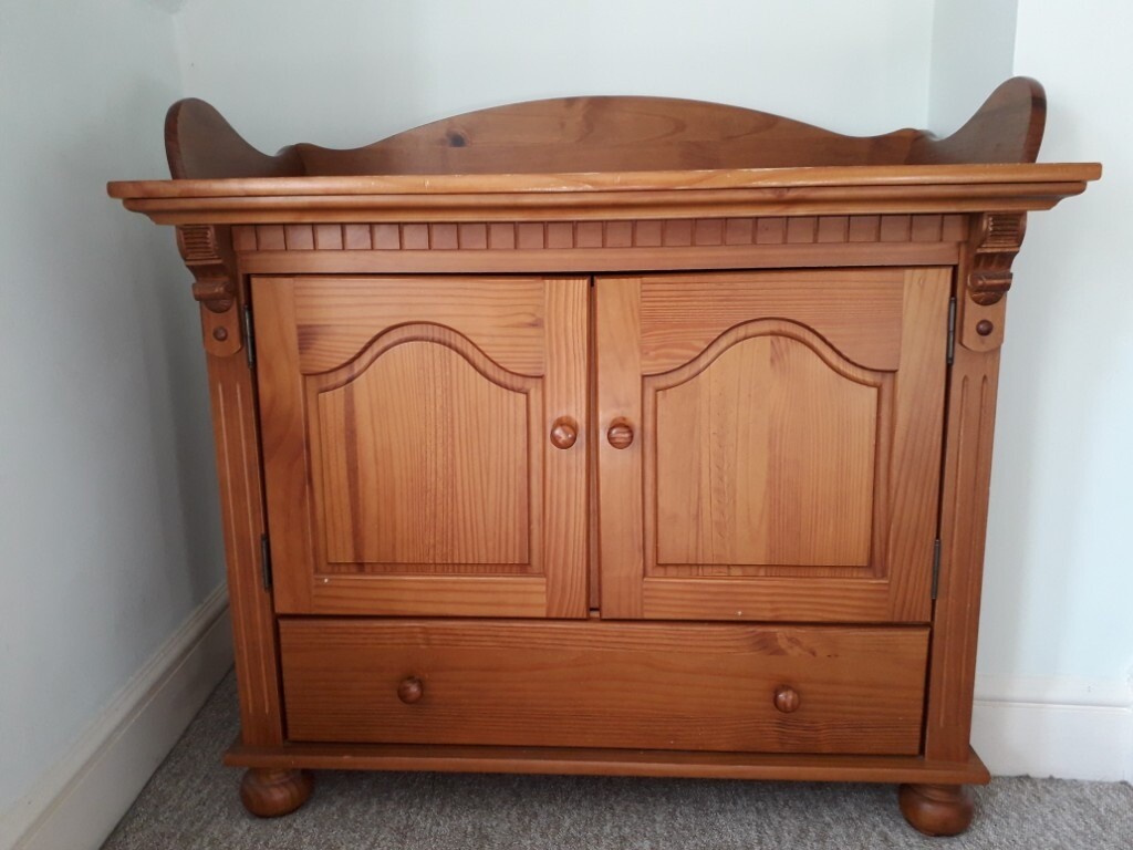 pine changing unit